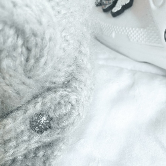 Orage acrylic knit Pom Pom hat - Picture 4 of 11